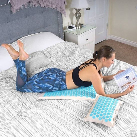 tapis-d_acupression-anni-spike-pour-lecture